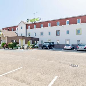 B&B Hotel Lyon Saint-Bonnet Mi-Plaine